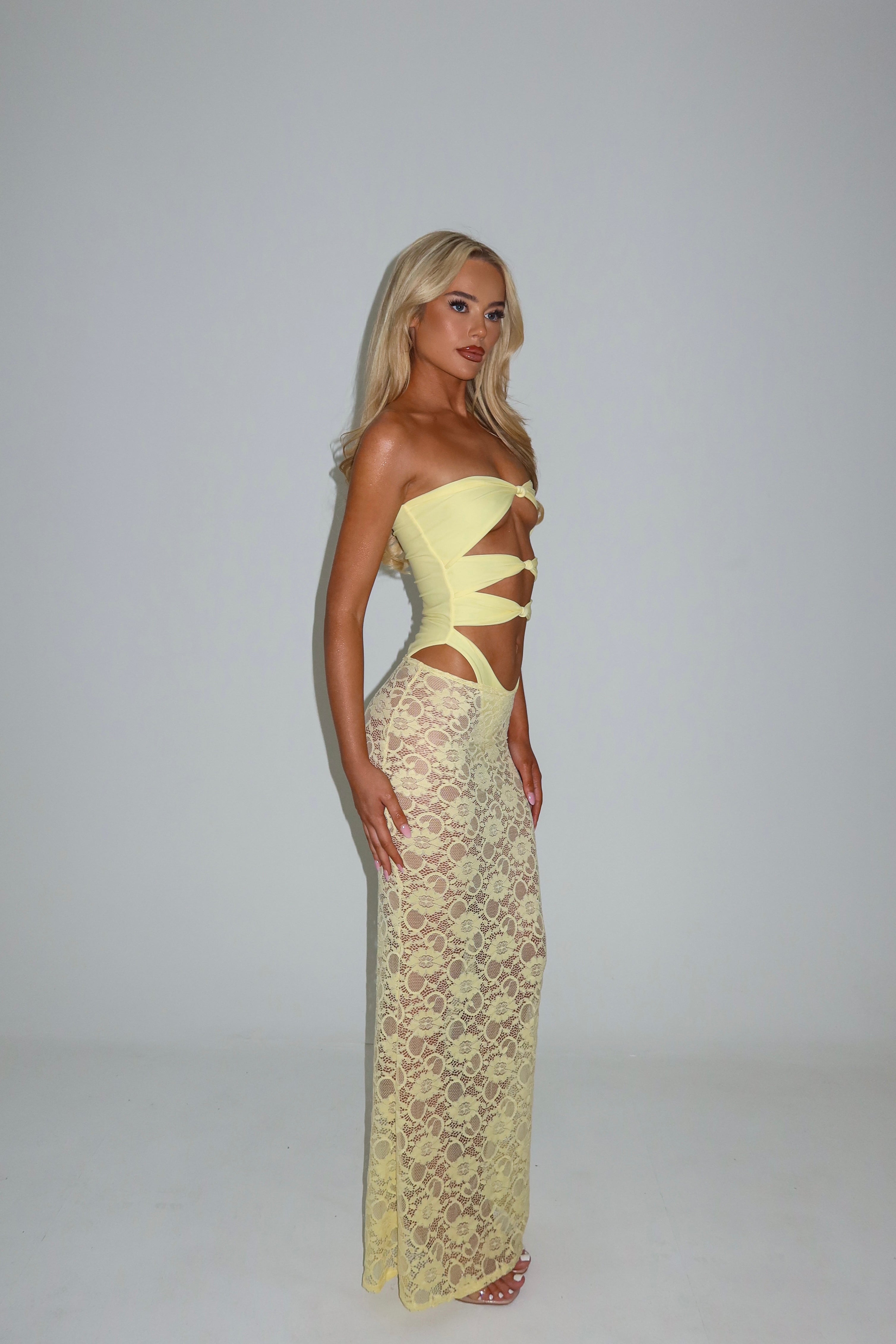 The lace maxi skirt - lemon
