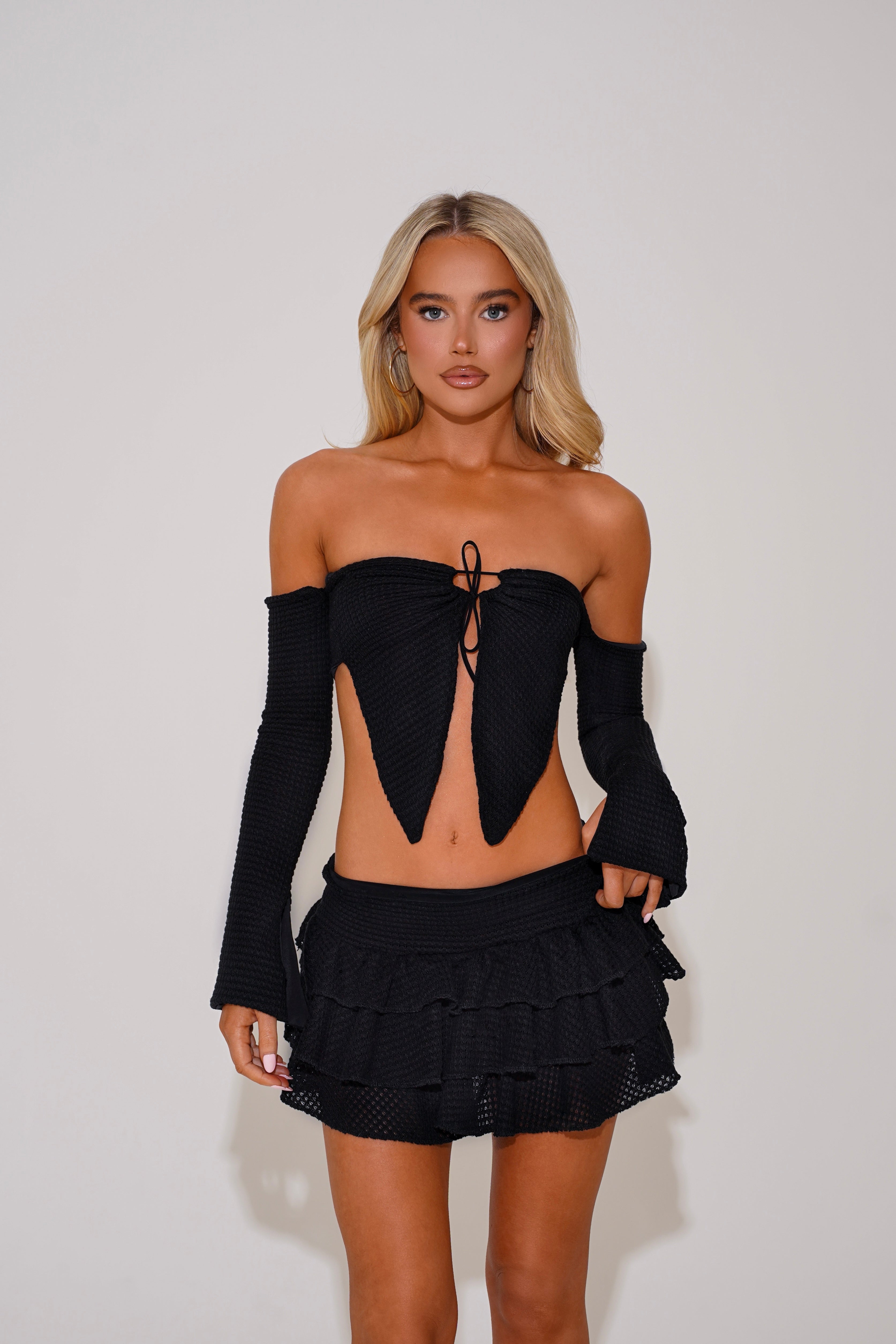 The crochet ruffle skirt - black