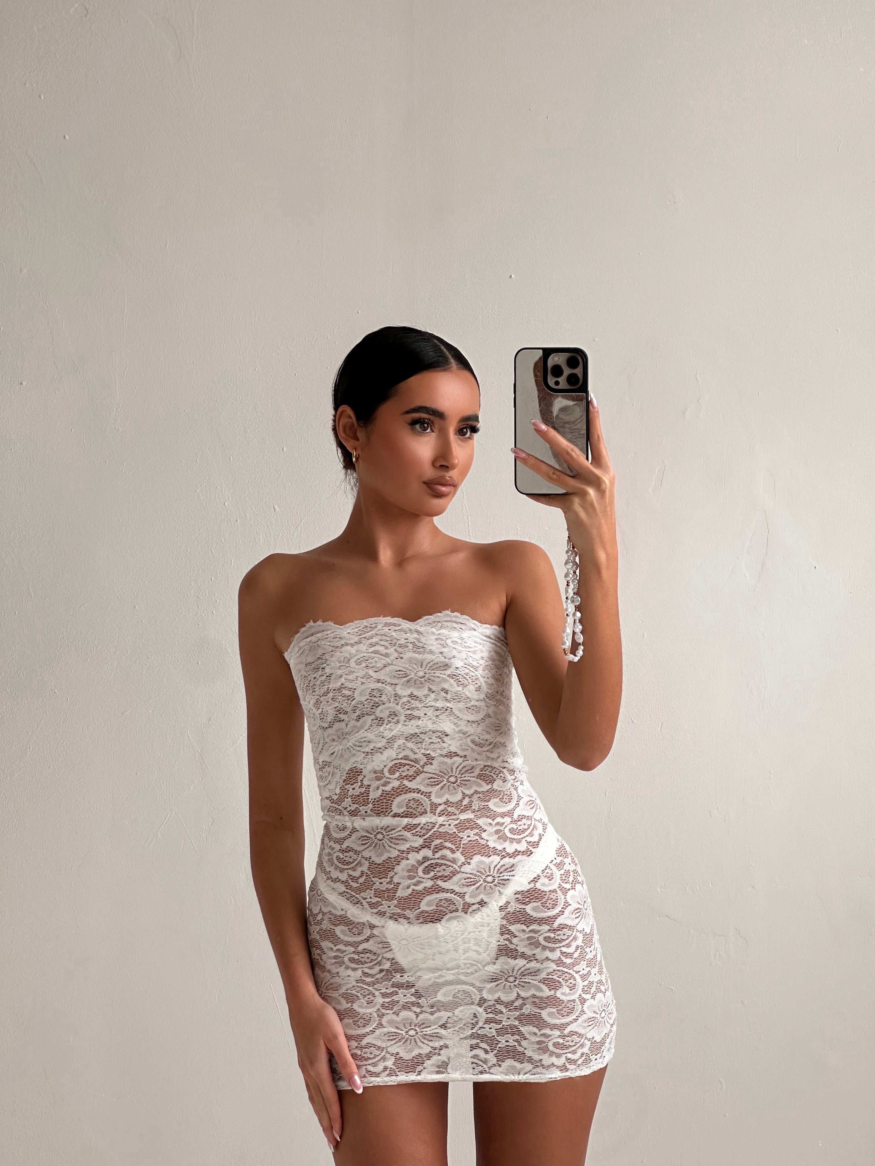 The scallop lace mini dress - white