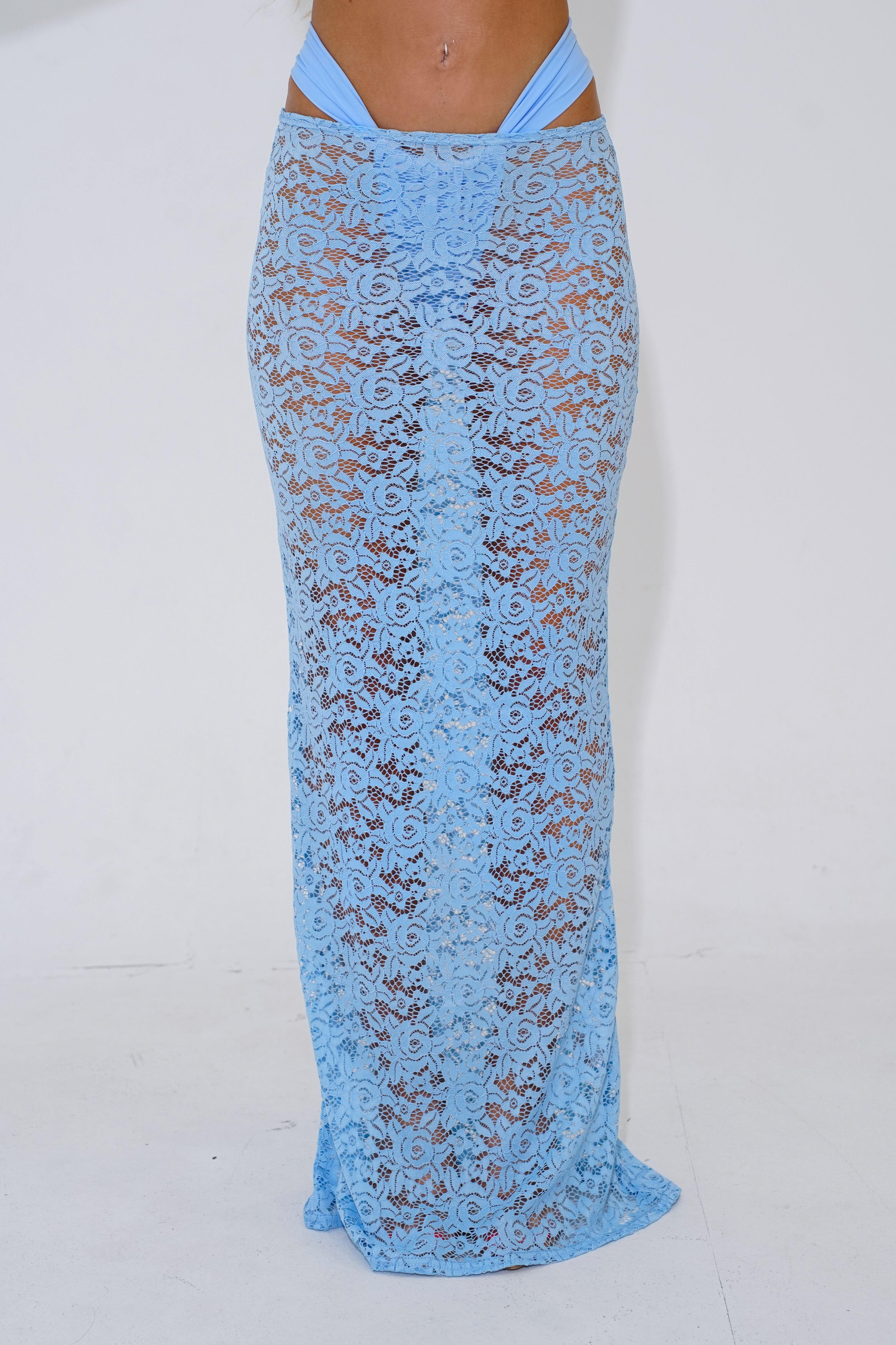 The lace maxi skirt - powder blue