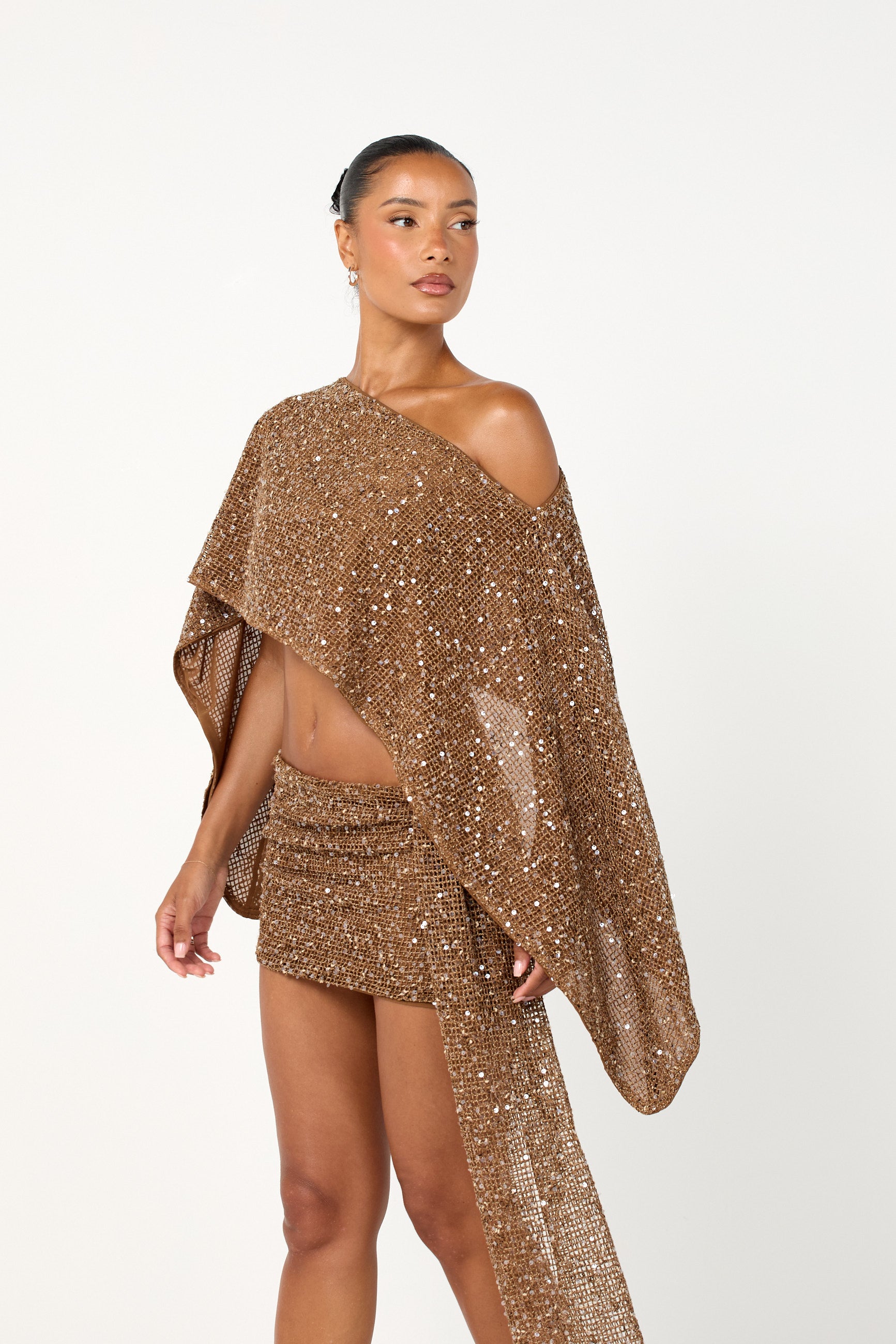 The sequin shawl co ord - mocha