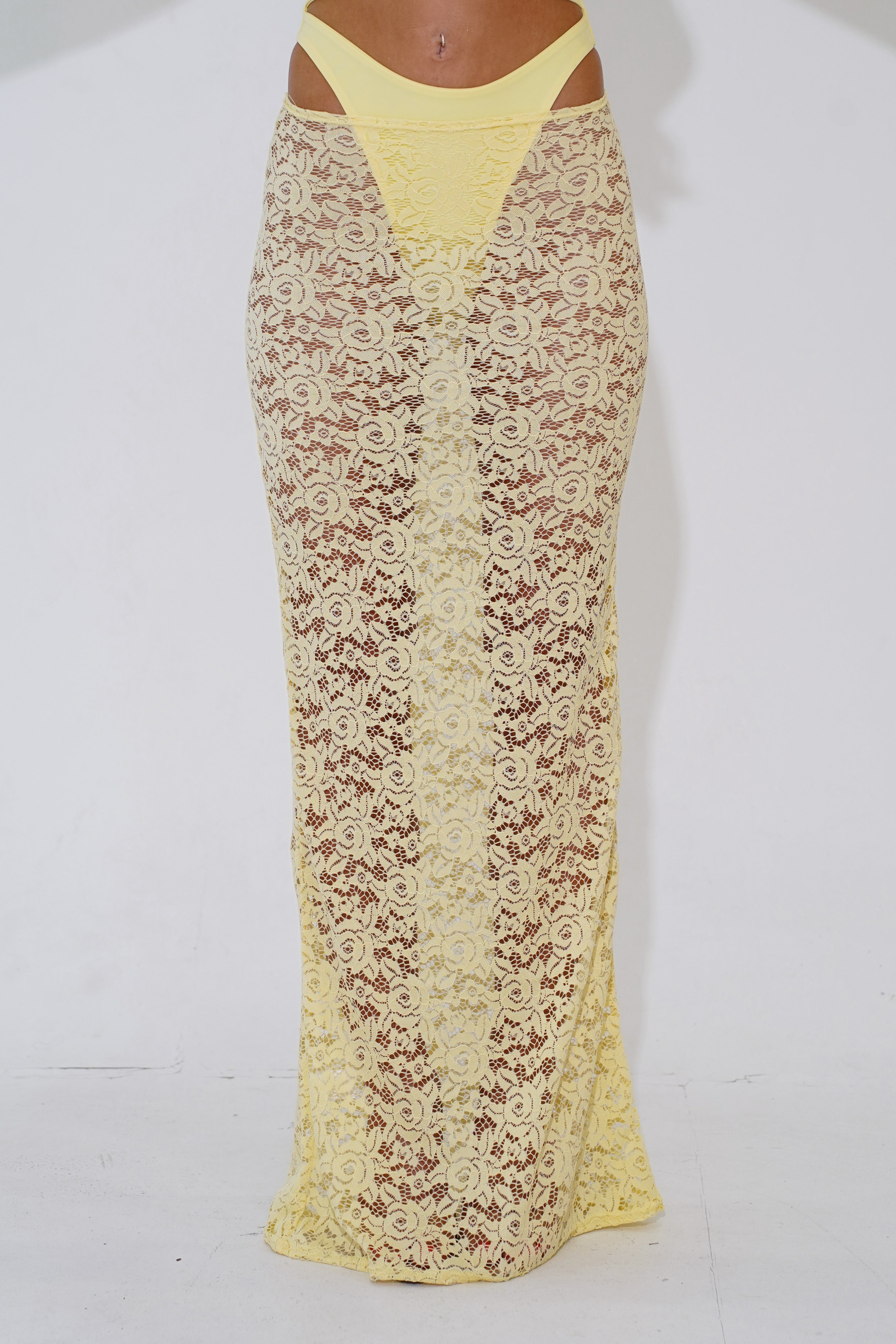 The lace maxi skirt - lemon