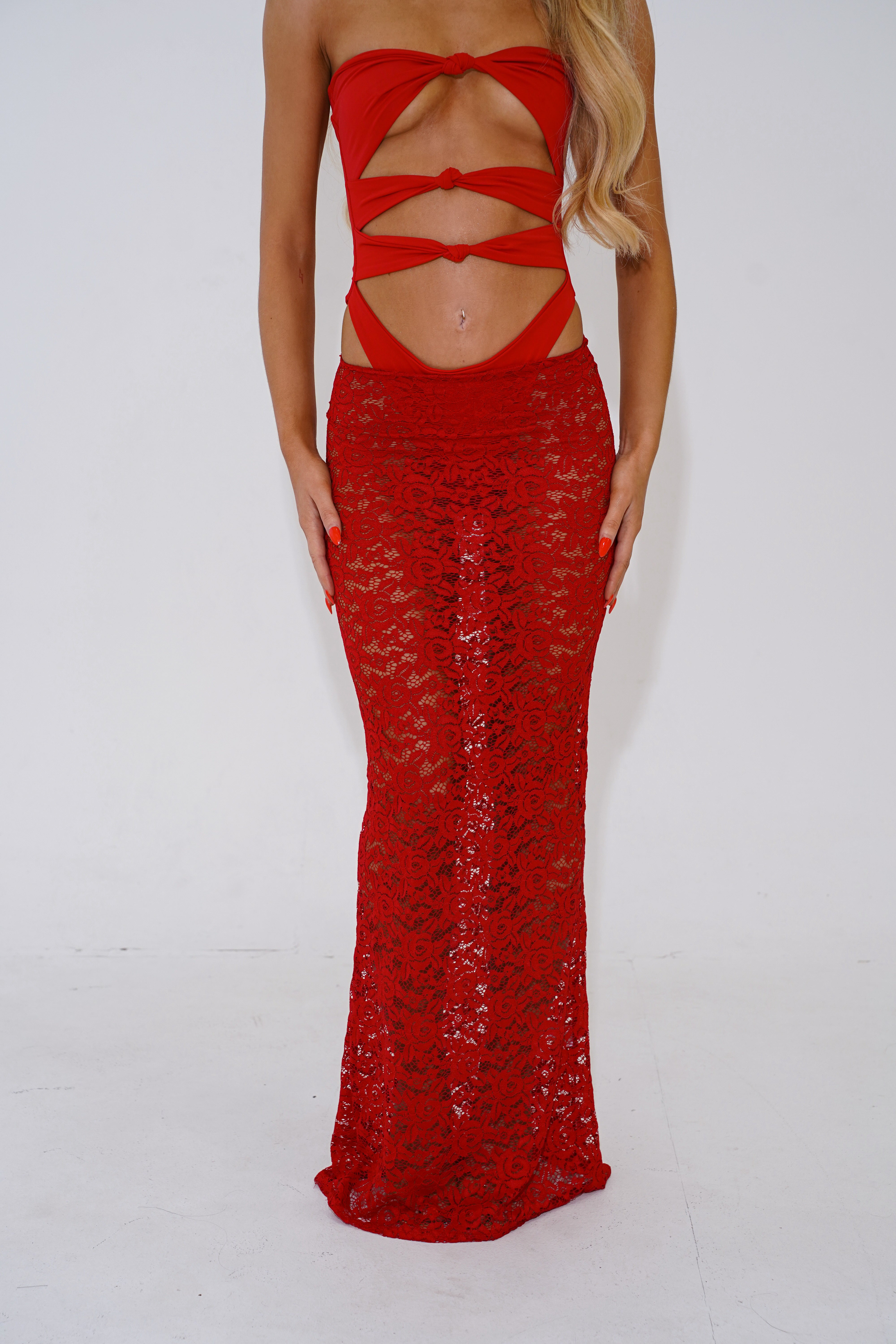 The lace maxi skirt - red