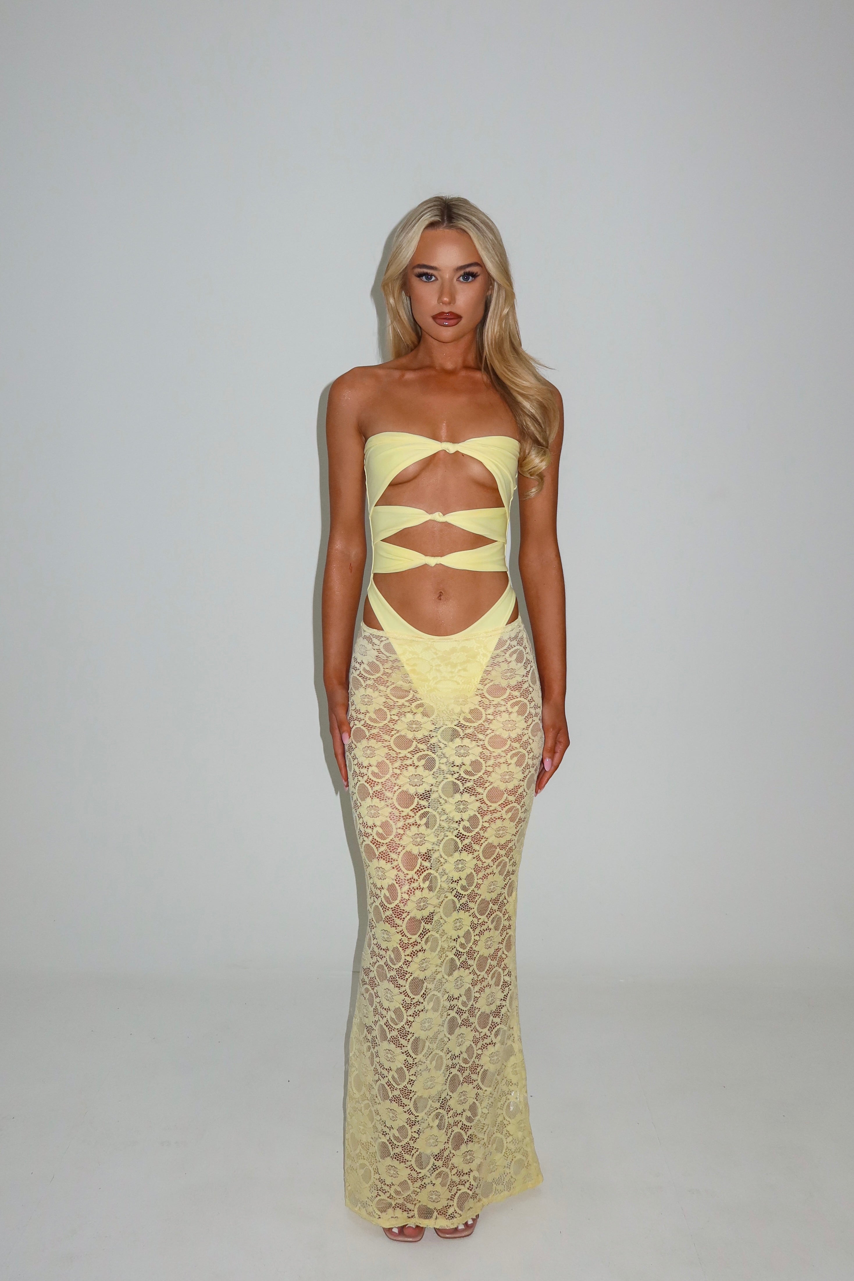 The lace maxi skirt - lemon