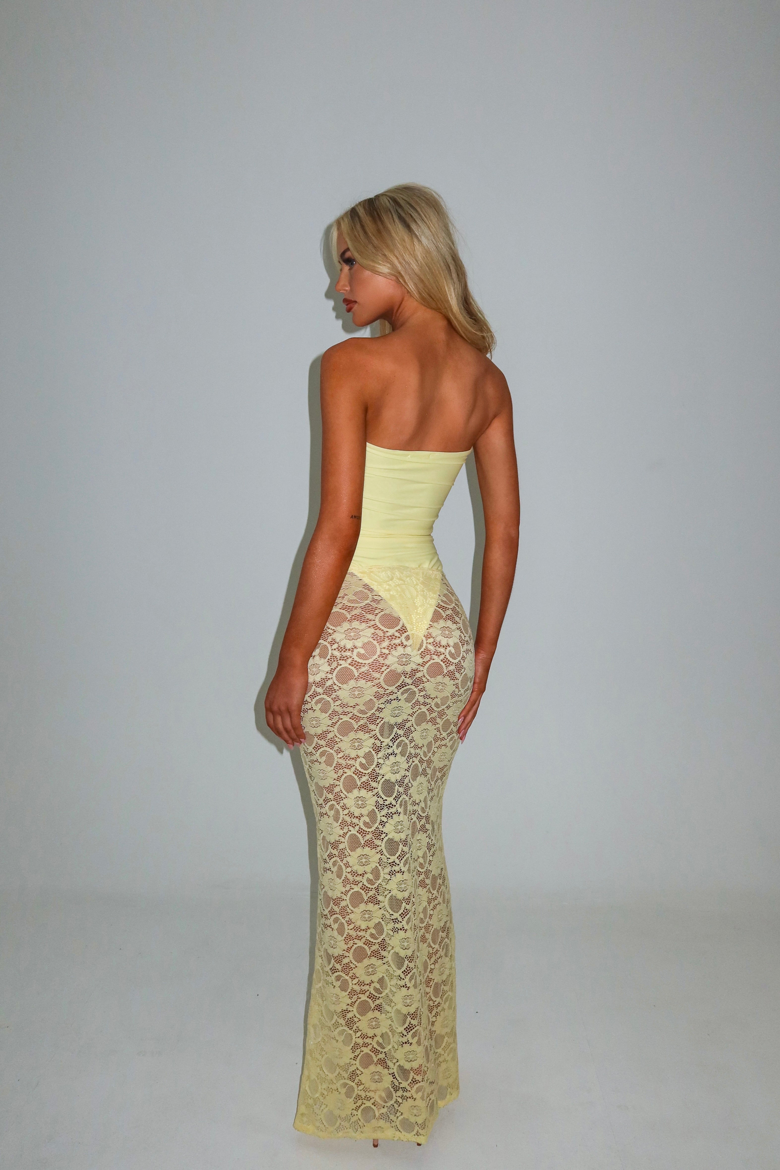 The lace maxi skirt - lemon