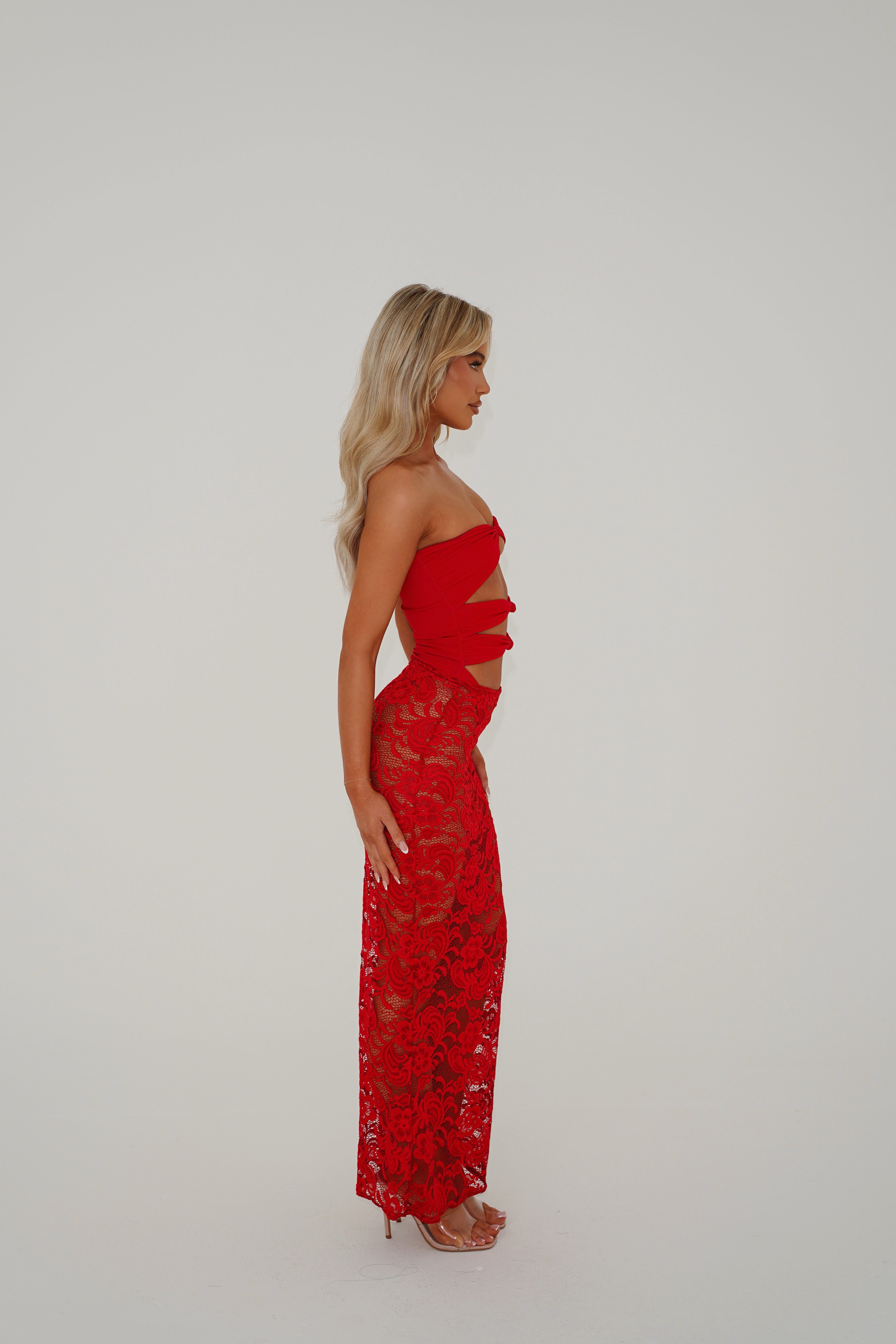 The lace maxi skirt - red