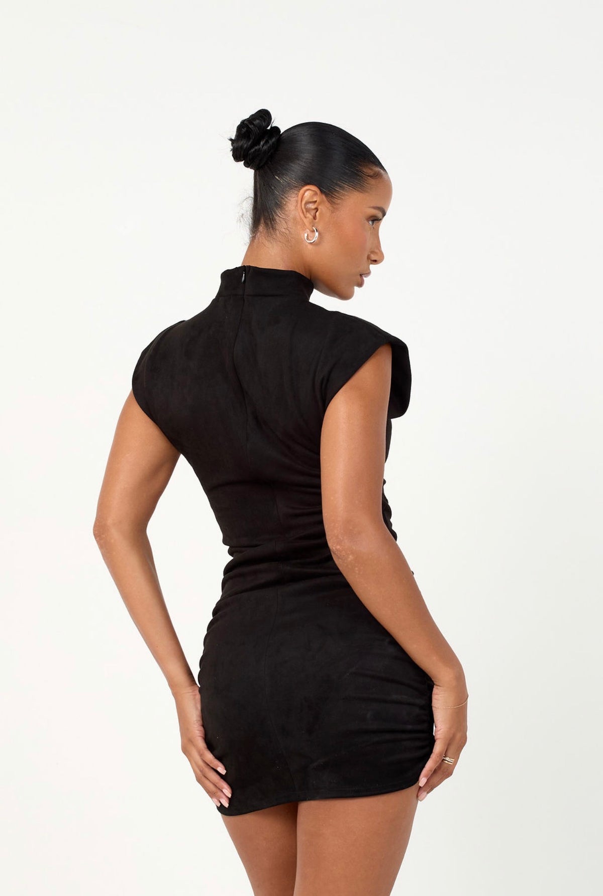 The high neck suede mini - black
