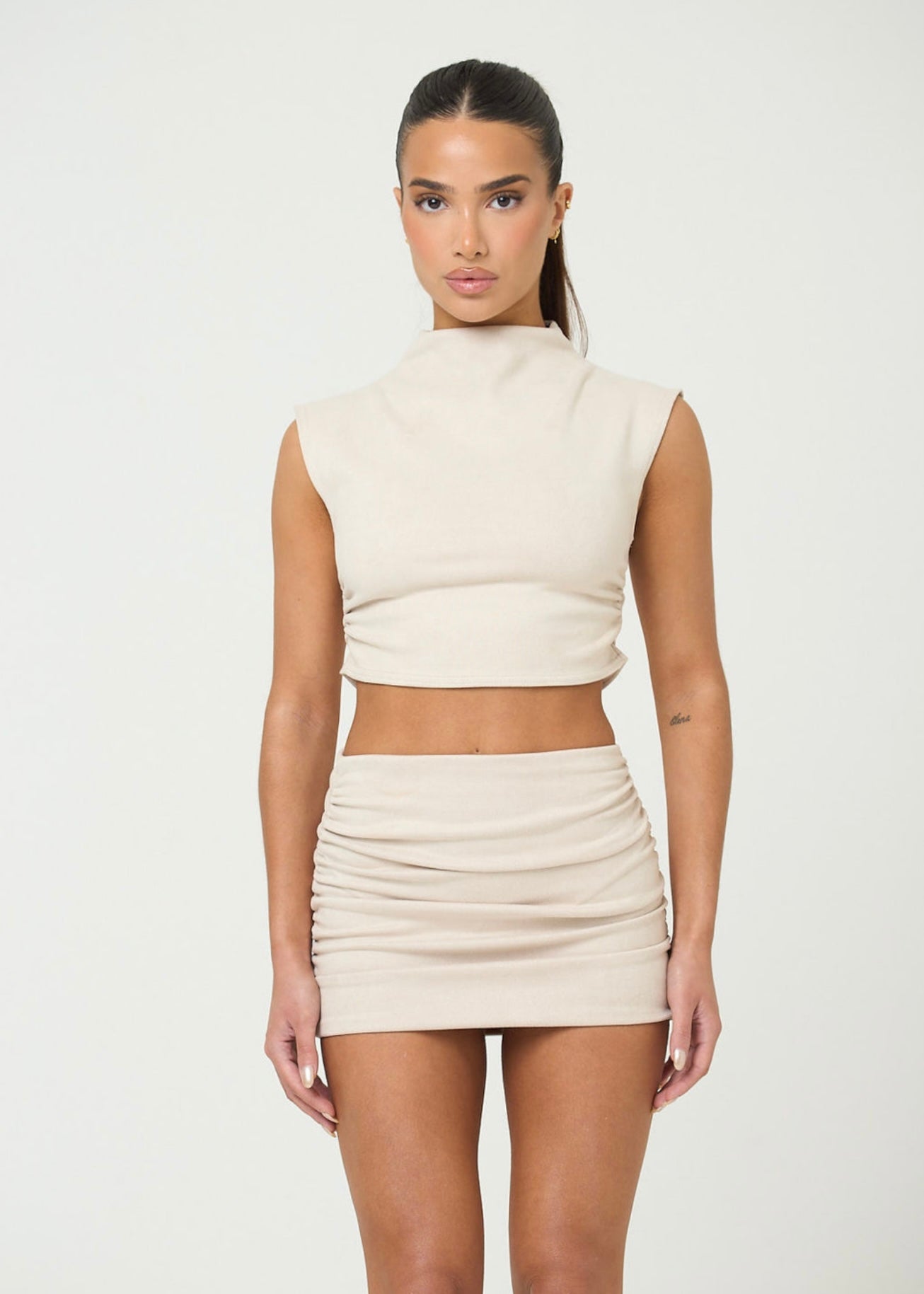 The high neck suede crop top - cream